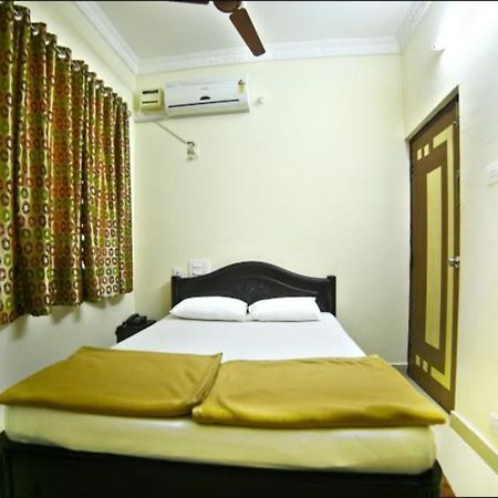 Reva Guest House Tirupati Kültér fotó
