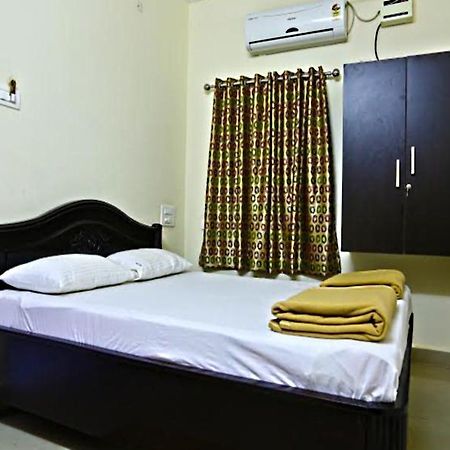 Reva Guest House Tirupati Kültér fotó